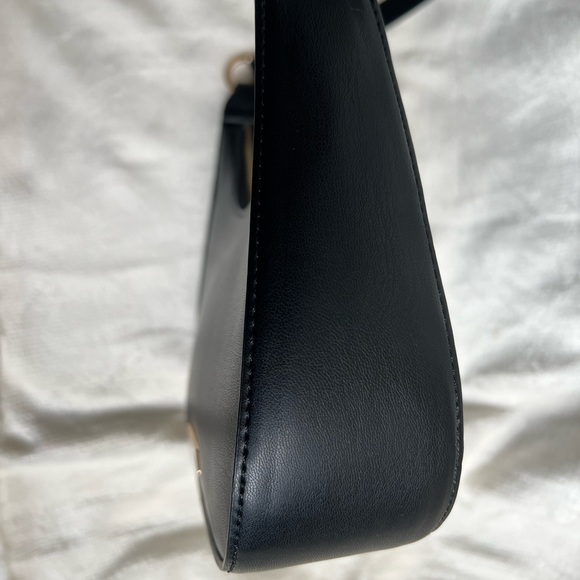 Mali and Lili Leilani Vegan Leather Baguette Shoulder Bag - Picture 8 of 11